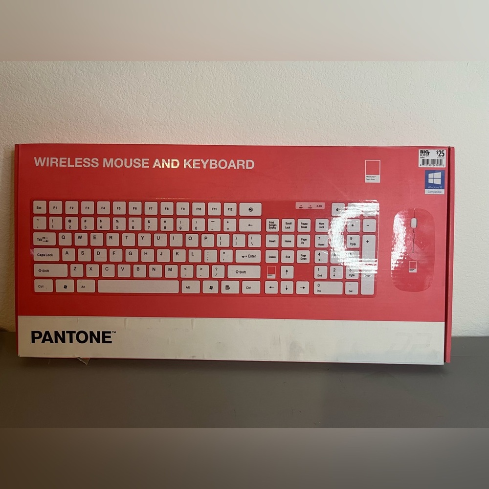 Pantone Wireless Mouse and Keyboard Set NIB Peach Rose Color Cute Aesthetic